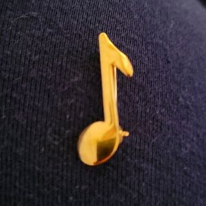 Gold note pin